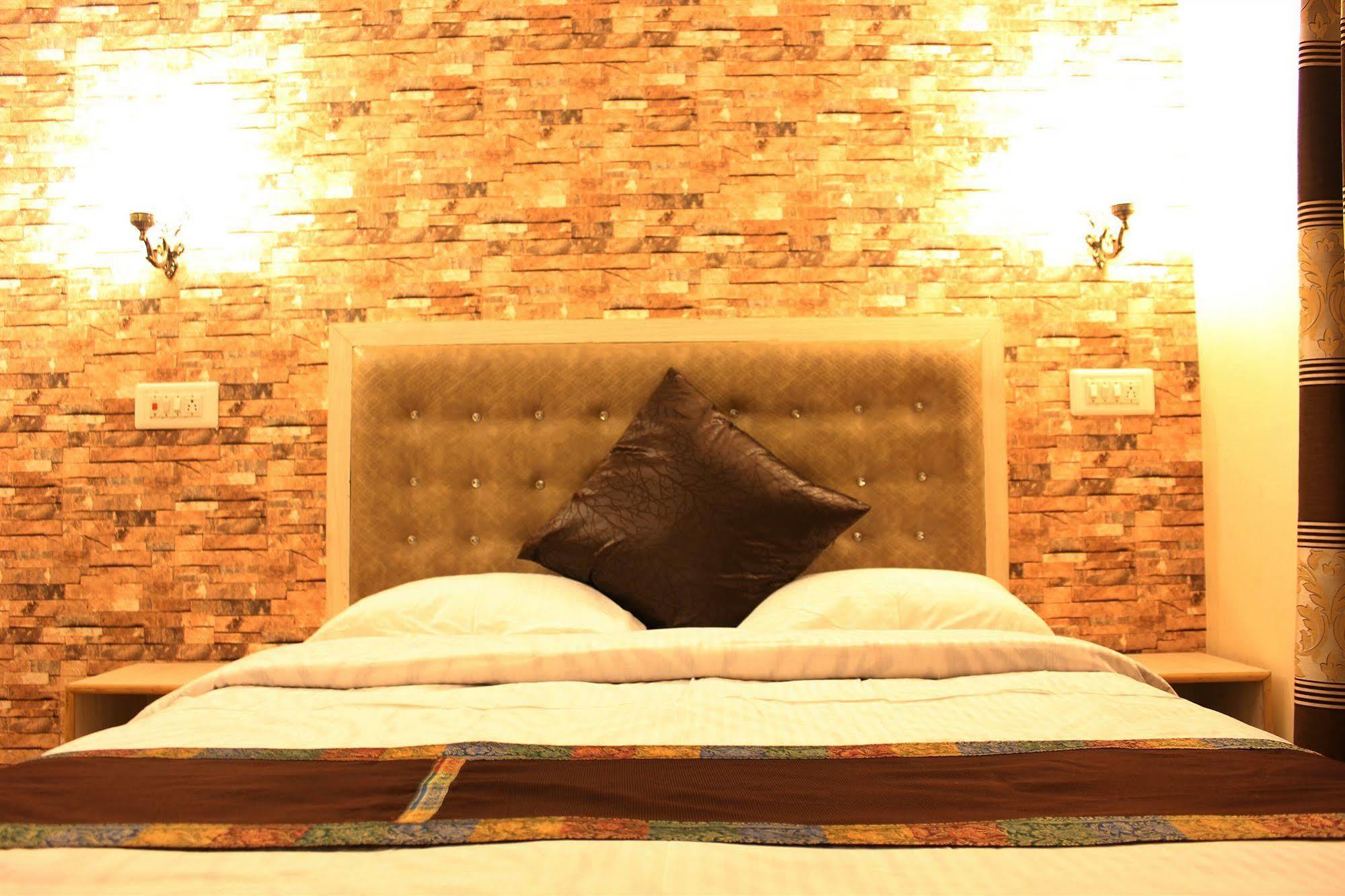Hotel Walisons Resorts Srīnagar Eksteriør bilde